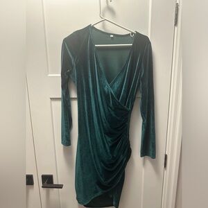 Green velvet 3/4 sleeve dress